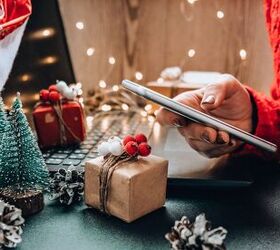 how to prepare for christmas on a minimalist budget, Christmas shopping online