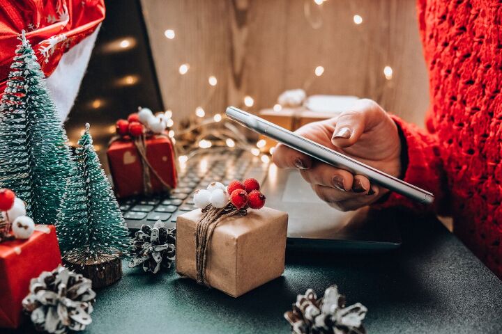 how to prepare for christmas on a minimalist budget, Christmas shopping online