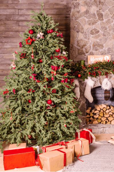 money saving ideas for christmas, christmas tree presents gifts