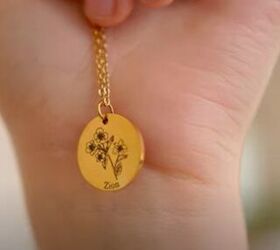 my minimalist jewelry collection gold classic meaningful jewelry, Gold necklace with a flower