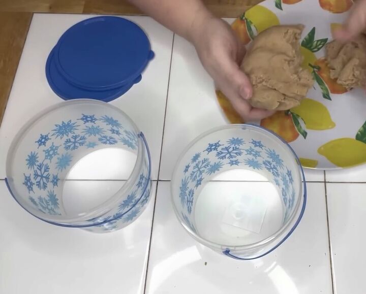how to make gingerbread playdough as frugal gift for kids, Dividing the playdough