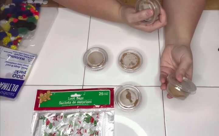 how to make gingerbread playdough as frugal gift for kids, Dividing the playdough into cups