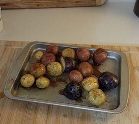 3 easy holiday side dishes you can make on a budget, Seasoning the potatoes