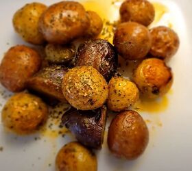 3 easy holiday side dishes you can make on a budget, Maple roasted mini potatoes