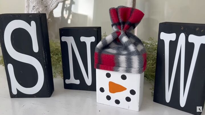 4 easy diy christmas wood crafts you can make with 2x4s, DIY snow sign