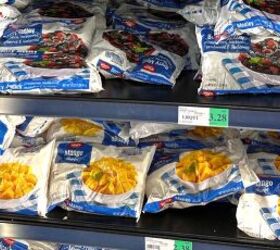 8 cheap foods to buy vs 7 cheap foods you should not buy, Frozen berries
