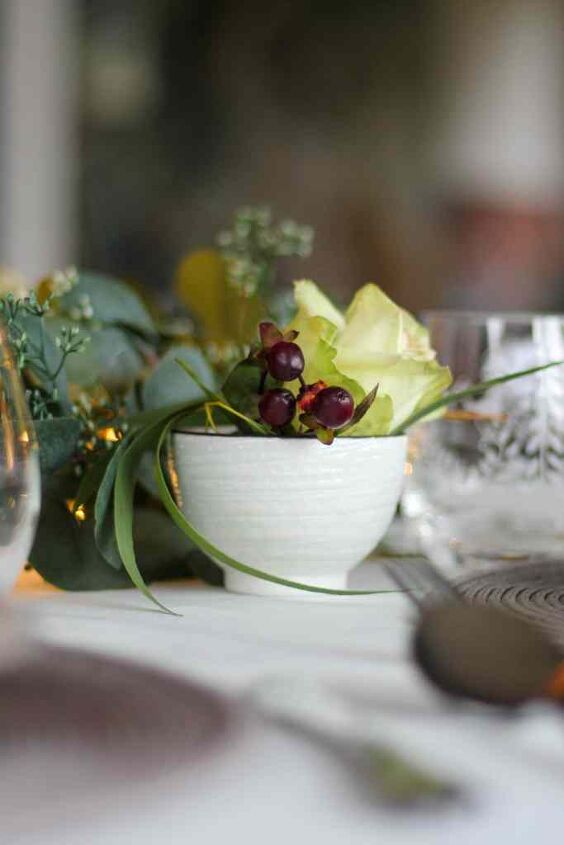 how to use a garland for everyday holidays, Garland styled for Christmas tablescape