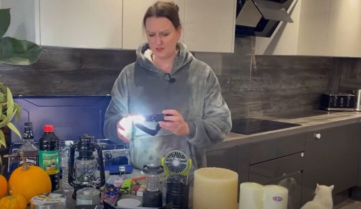 how to prepare for power outages especially in winter, Flashlights