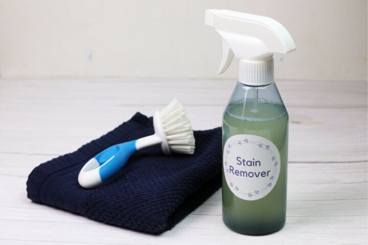 homemade pet stain carpet cleaner, a spray bottle of cleaner with a scrub brush
