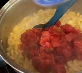 tasty cheap meal from the great depression macaroni tomatoes, Adding the diced tomatoes