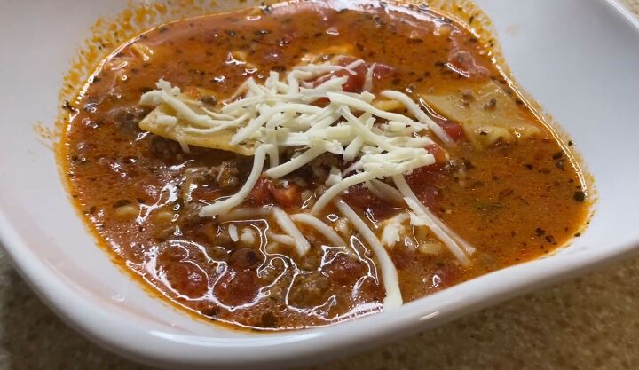 3 warm cozy soups for winter you can make on a budget, Topping with mozzarella cheese