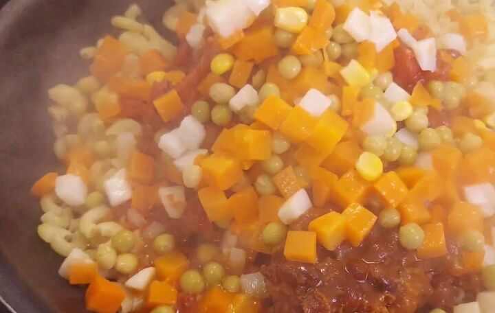 3 easy shelf stable meal ideas using ingredients from the cupboard, Chili with mixed vegetables