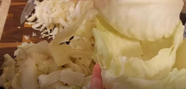 4 easy tasty ideas for low carb meals on a budget, Slicing cabbage