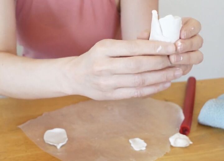 3 easy diy valentine s gifts that only take 5 minutes to make, Layering the petals