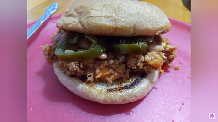 7 cheap meals for large families that are easy to make, Pulled pork sandwiches