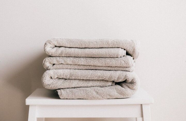 how to fold towels to save space