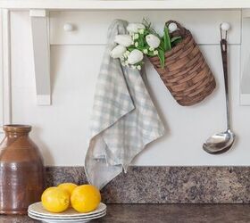 7 beautiful thrifty european farmhouse spring home accessories, fresh lemons on the counter for simple Spring decor