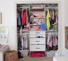 She organized a shared closet for her kids & it worked out beautifully