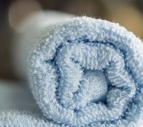 10 things to throw out of your bathroom that just create extra clutter