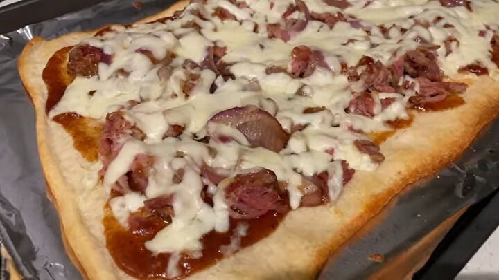 5 quick easy 5 ingredient meals you can make on a budget, BBQ pulled pork pizza