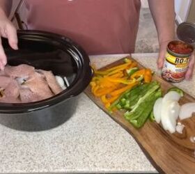 3 easy tasty cheap crockpot meals that serve 4 people, Seasoning the chicken