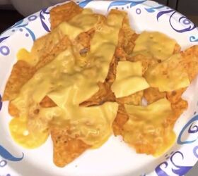 6 genius struggle meal recipes you never knew you needed, Cheese nachos on a plate