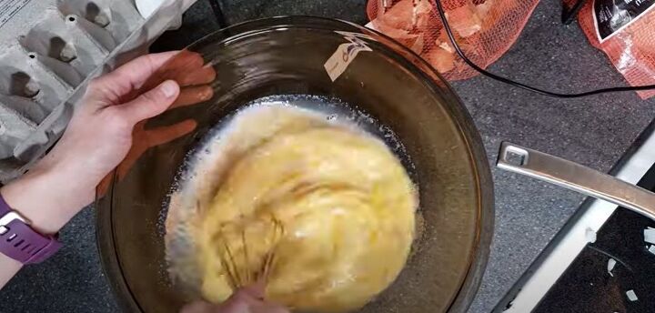 4 cheap quick healthy leftover ham recipes, Scrambinge eggs