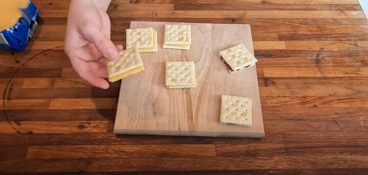 20 easy convenient cheap snacks for kids, Saltine crackers