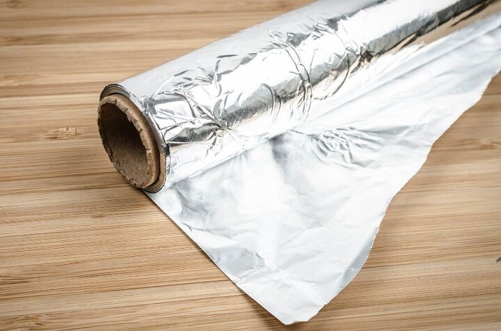 8 amazing household hacks you can do with aluminum foil, A roll of aluminum foil