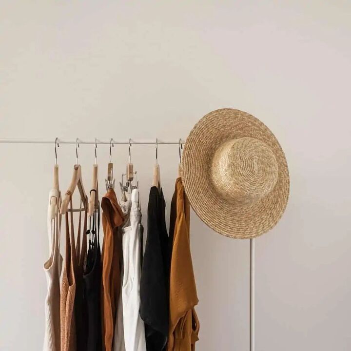 10 ways dressing like a minimalist can save you money