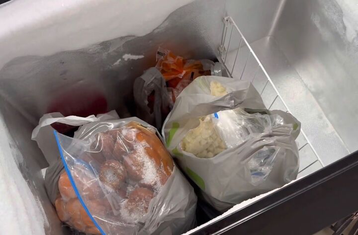 organize a freezer, Bags of frozen vegetables