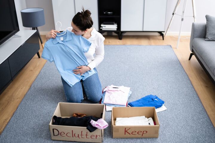 how to declutter your home, Decluttering clothes