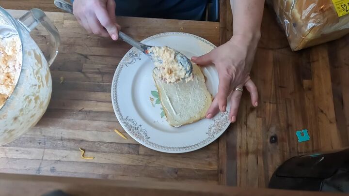 30 minute meals for family, Serving pimento cheese on bread