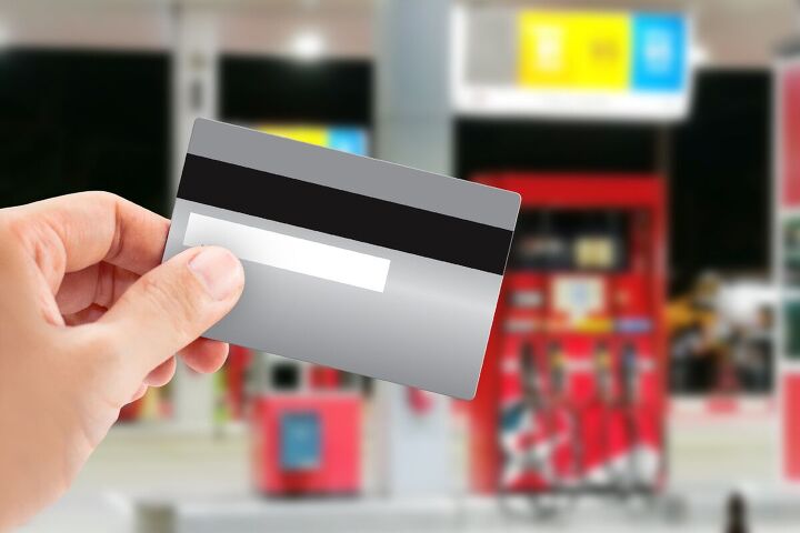 how to save money on gas, Paying for gas with a credit card