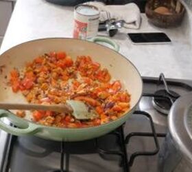 frugal recipes, Adding pepper and tomato