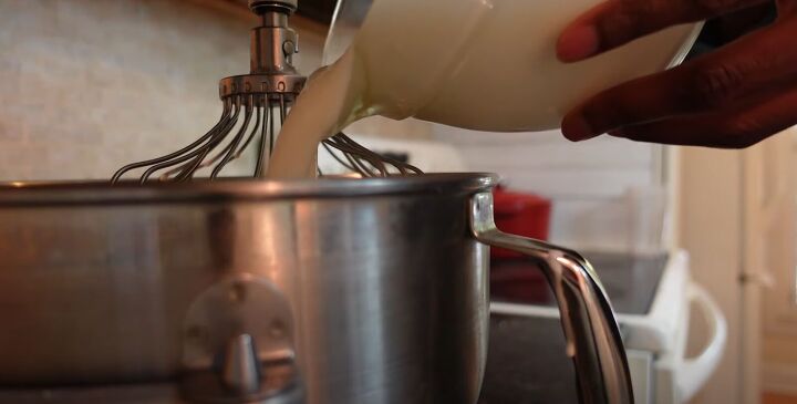 butter hacks, Adding heavy cream to a stand mixer