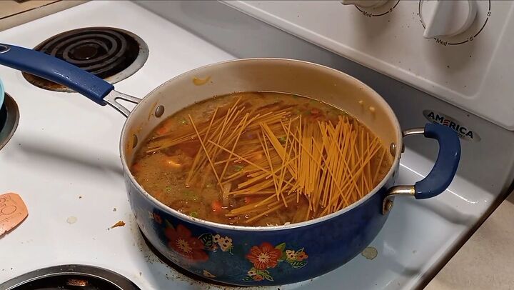 pantry challenge, Adding spaghetti