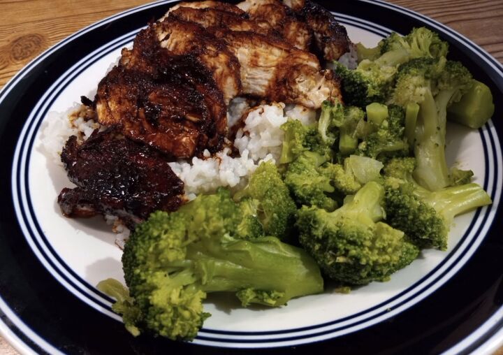 dinners on a budget, Balsamic chicken with steamed rice and broccoli