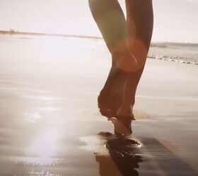 how to go minimalist, Running barefoot on the beach
