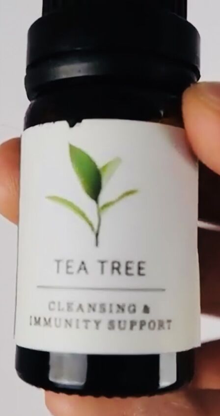 minimalist skincare routine, Tea tree oil