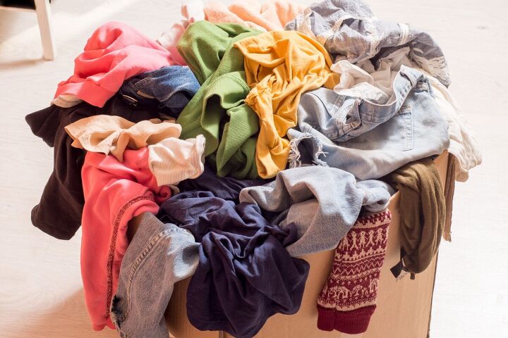 decluttering methods, Decluttering clothes