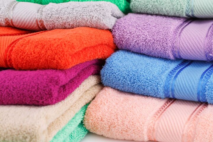 how to declutter and let go of stuff, Different towels