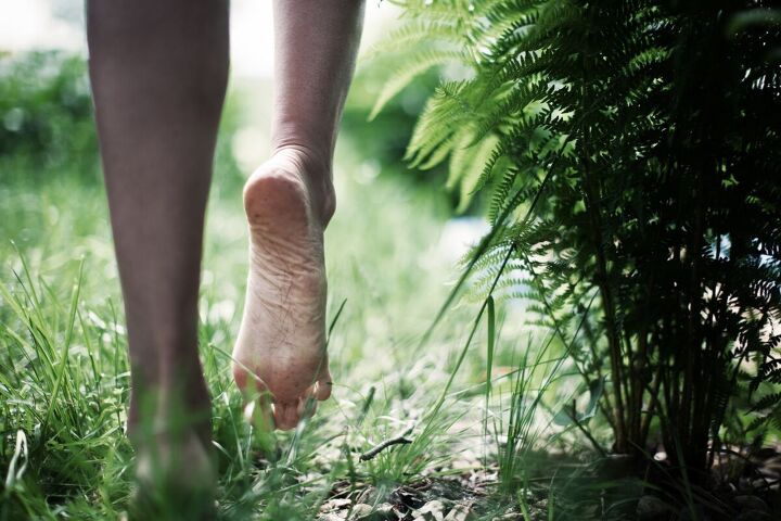 frugal summer activities, Going barefoot in the summer