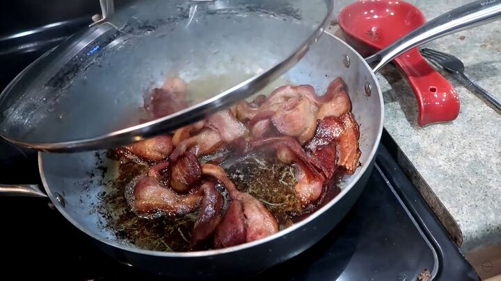 large family breakfast ideas, Cooking the bacon
