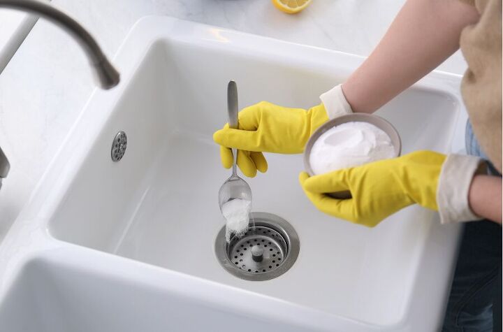 5 surprising things you can clean with baking soda and vinegar, Who knew that baking soda and vinegar clean a drain crazy well