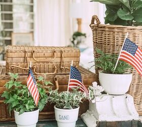 Happy July 4th! Take a look at her patriotic decor tips (quick, easy, and under $5!)