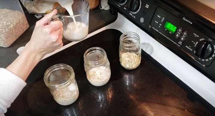 how to prep overnight oats, Adding milk to the overnight oats