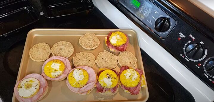 easy breakfast sandwich recipes, Assemble the breakfast sandwiches