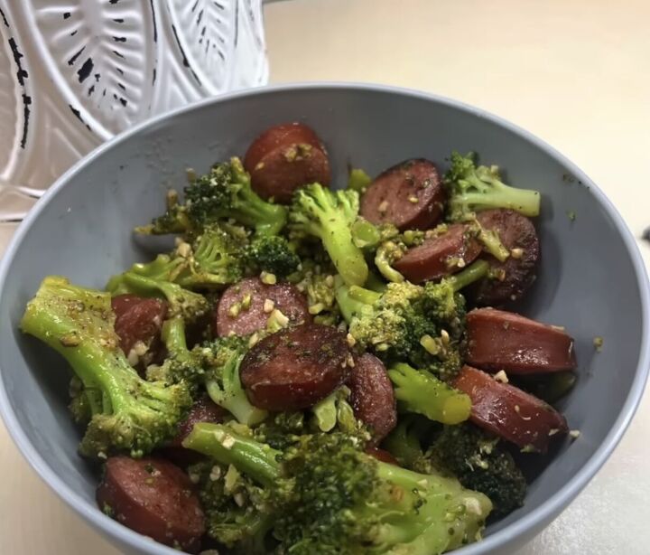 cheap summer recipes, Smoked sausage and broccoli in garlic butter