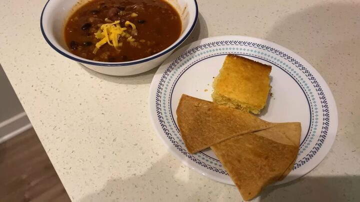extreme grocery budget, Chili and cornbread budget meal